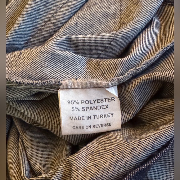 💥Priced to sell💥
ISLE Apparel sleeveless tank ruffle cha cha dress Size Medium - Picture 10 of 11